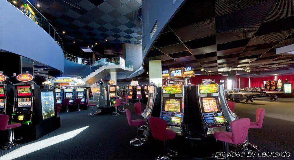 Hotel Casino Кавес Екстериор снимка