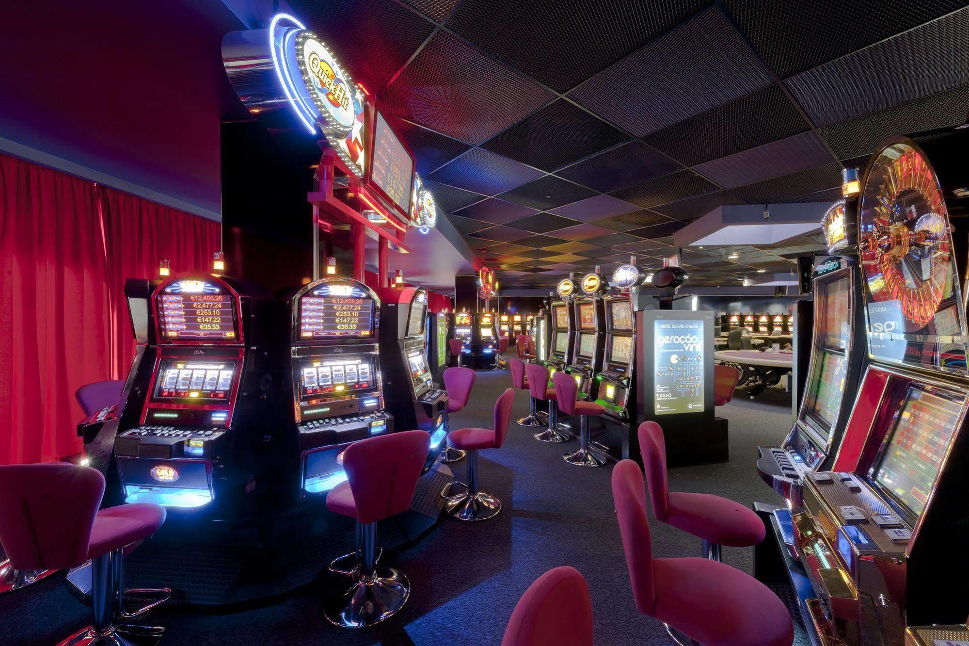 Hotel Casino Кавес Екстериор снимка